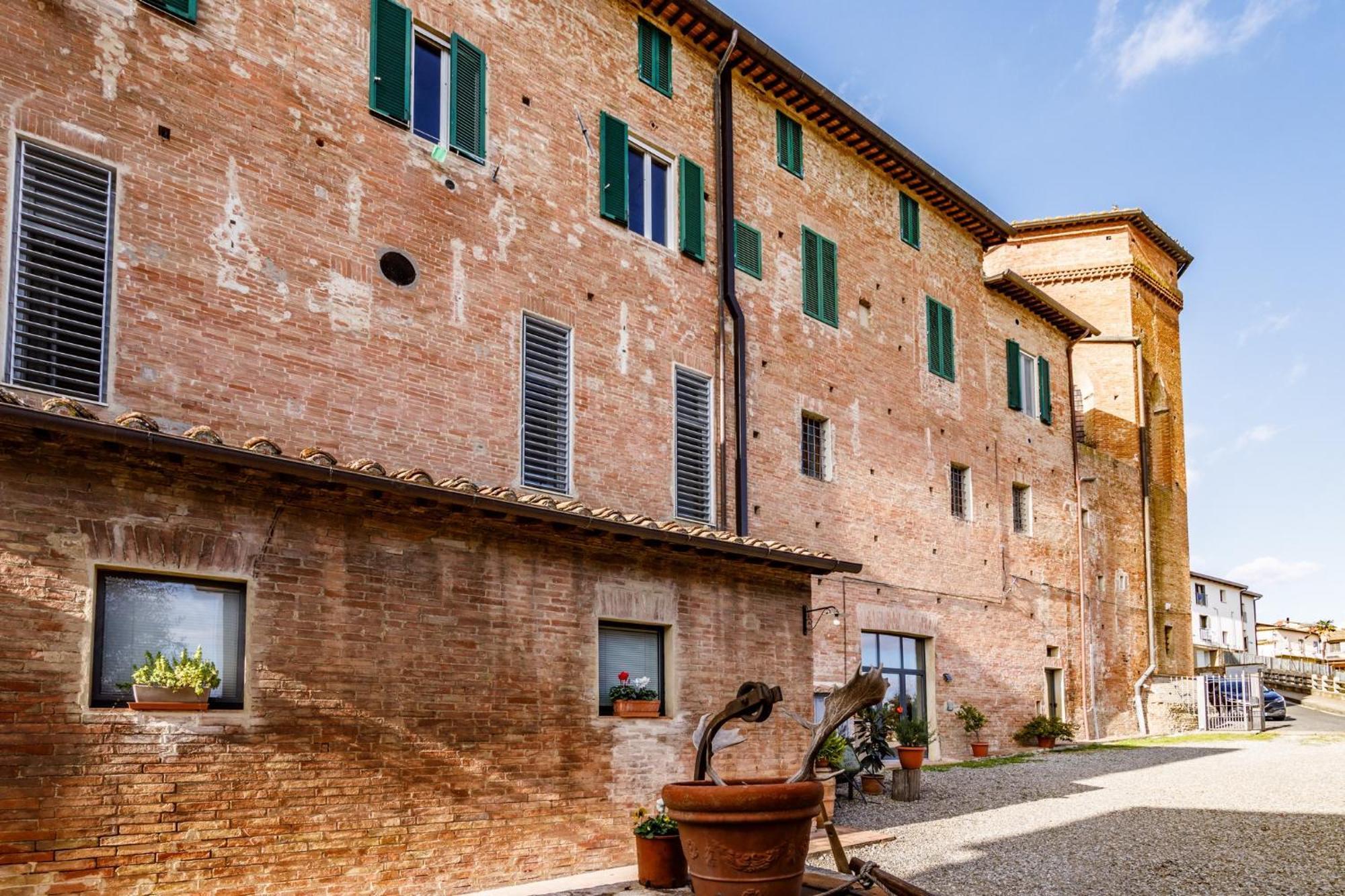 Porta Romana Elegant Apartments With Private Parking! Сієна Екстер'єр фото