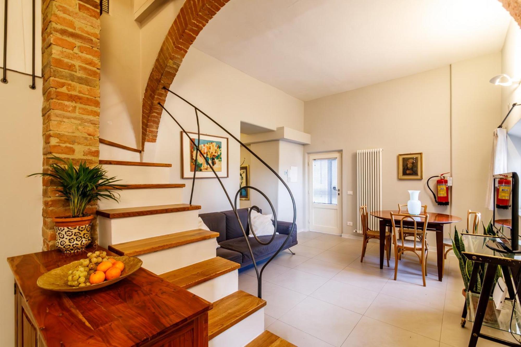 Porta Romana Elegant Apartments With Private Parking! Сієна Екстер'єр фото