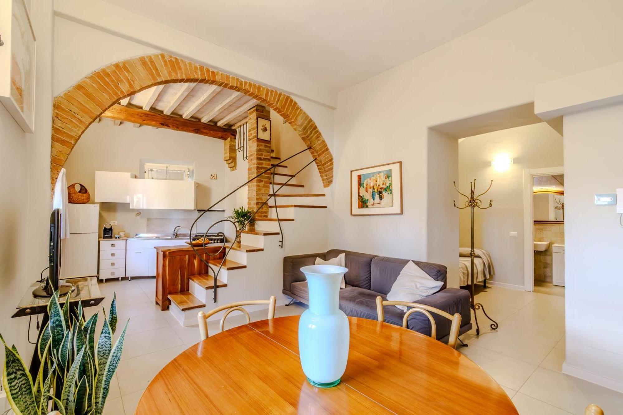 Porta Romana Elegant Apartments With Private Parking! Сієна Екстер'єр фото