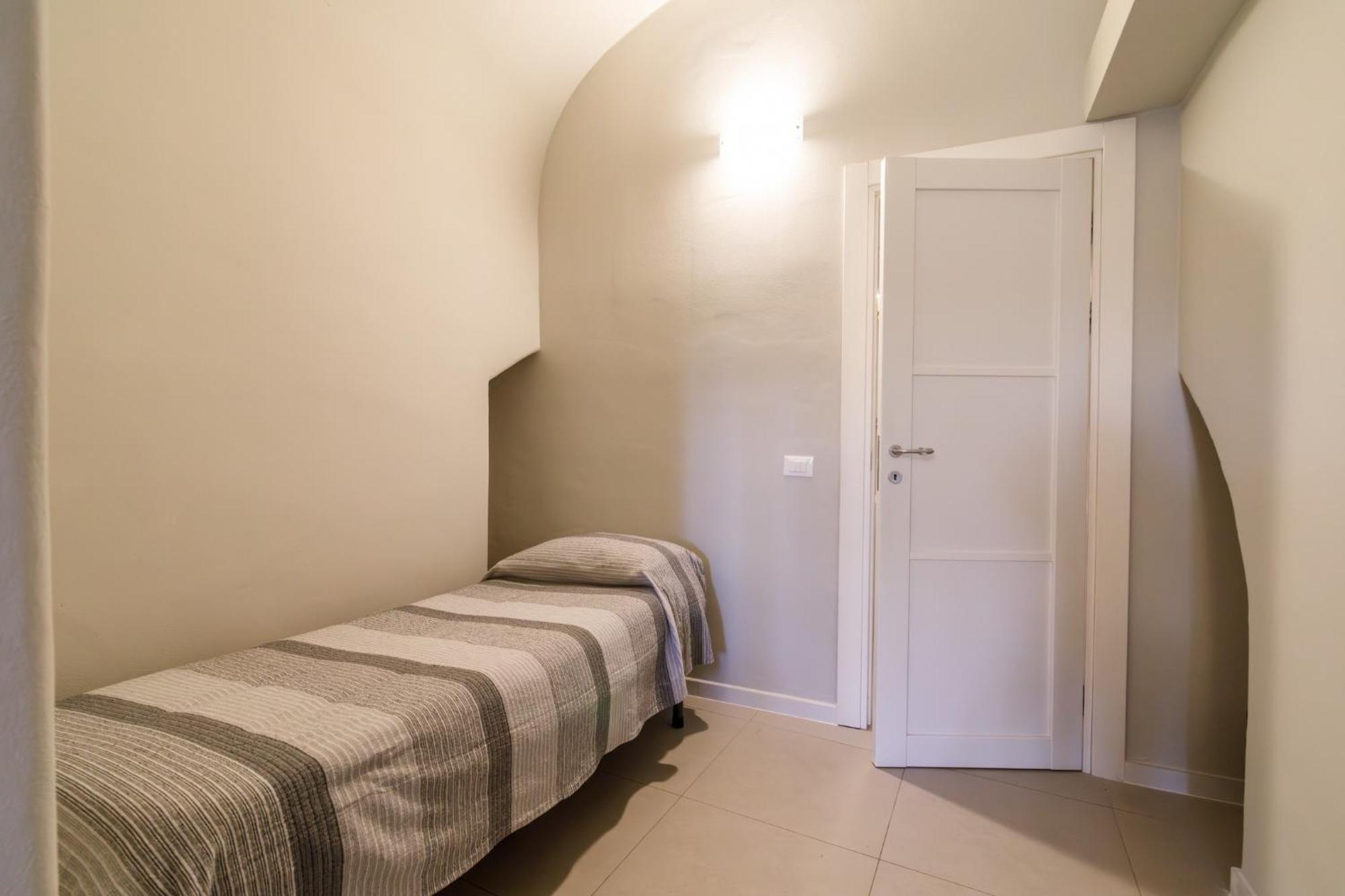 Porta Romana Elegant Apartments With Private Parking! Сієна Екстер'єр фото