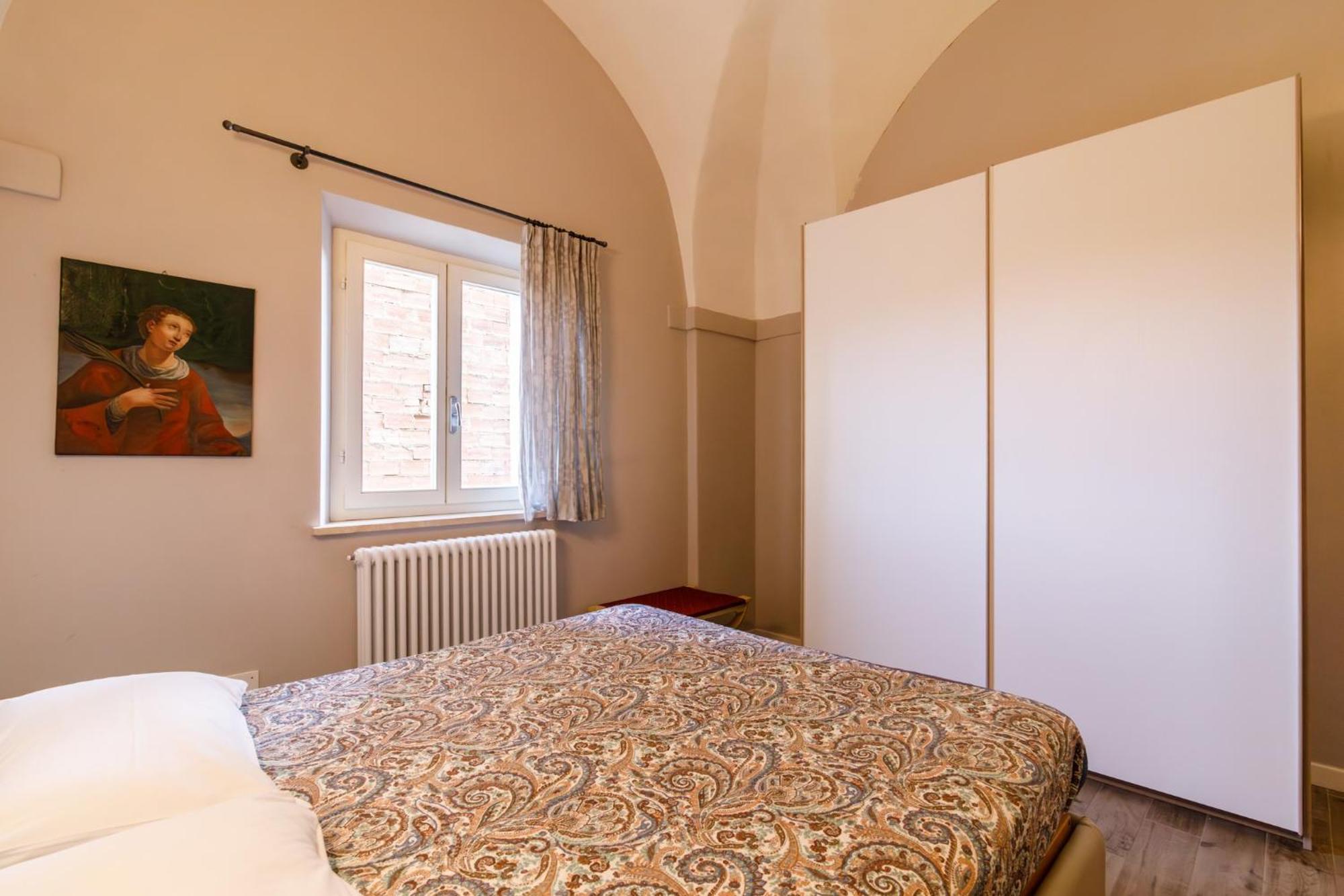 Porta Romana Elegant Apartments With Private Parking! Сієна Екстер'єр фото
