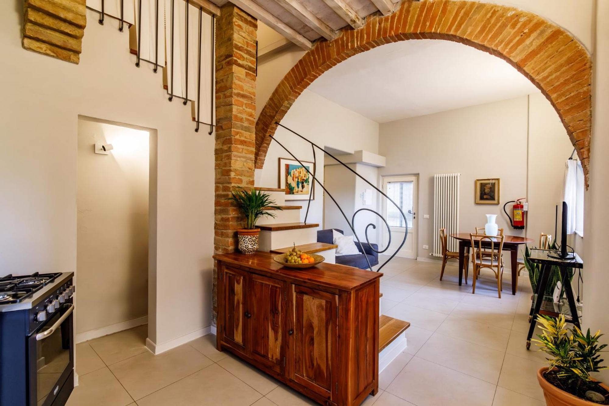 Porta Romana Elegant Apartments With Private Parking! Сієна Екстер'єр фото