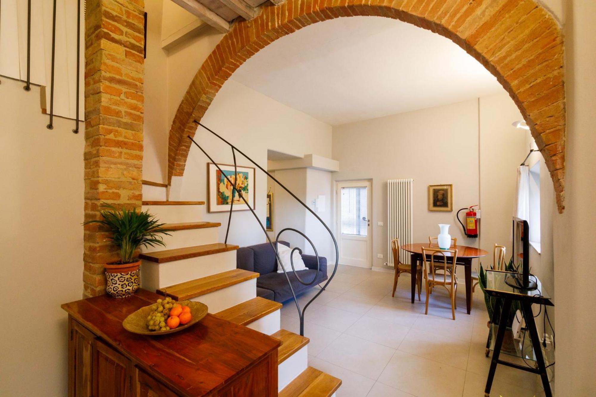 Porta Romana Elegant Apartments With Private Parking! Сієна Екстер'єр фото